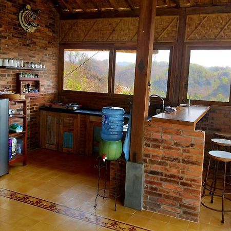 Batu Hill Villa Watukarung Eksteriør billede